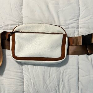 White and Brown Belt Bag with inside pockets and 2 zipper compartments NWOT